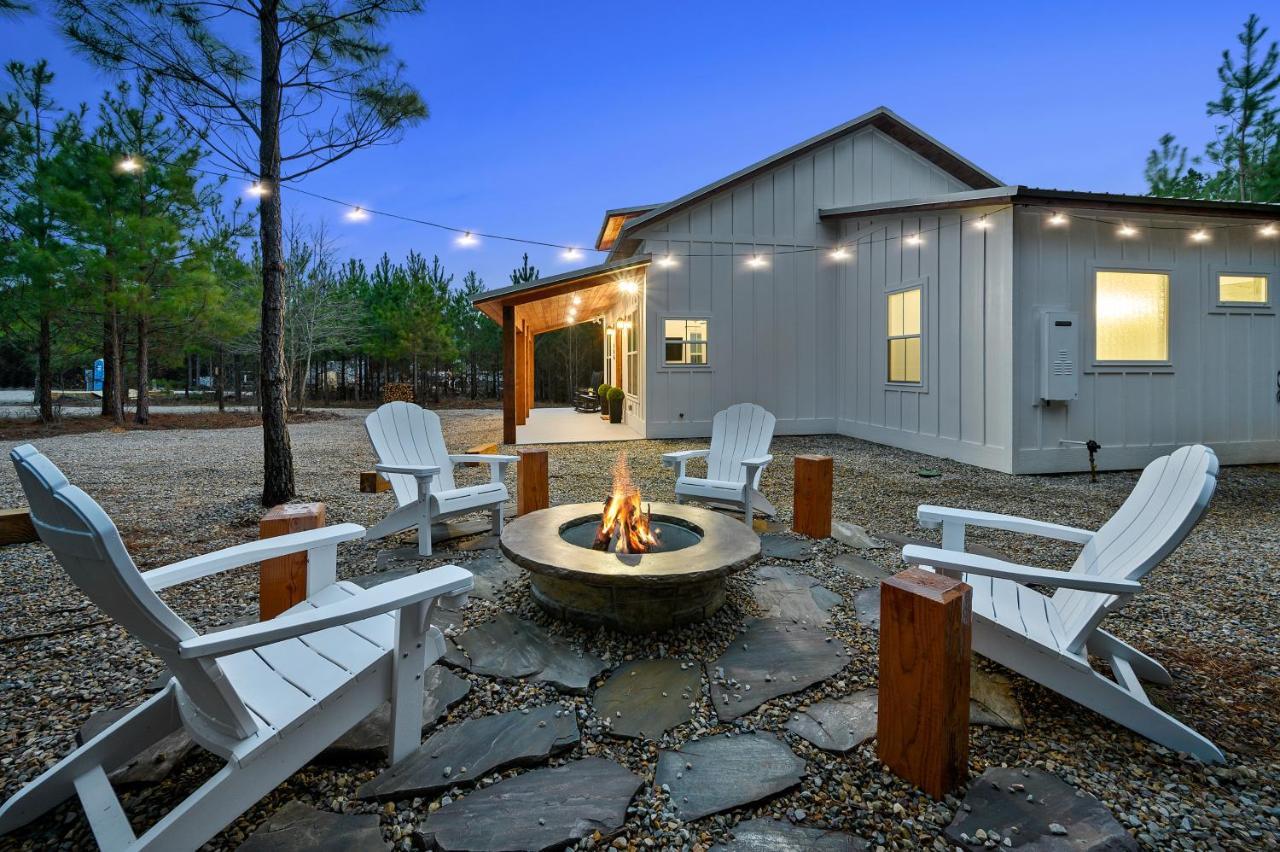 הוילה ברוקן בו Bella Luna Cabin - Cozy Farmhouse Cabin, Private Deck, Swing Set, Fire Pit, Hot Tub מראה חיצוני תמונה